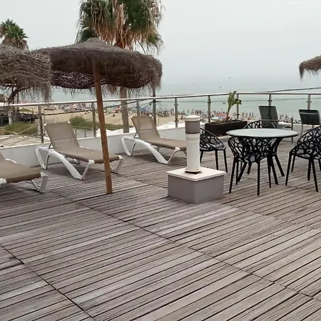 Primera Linea De Playa, Piscina, Parking Apartment