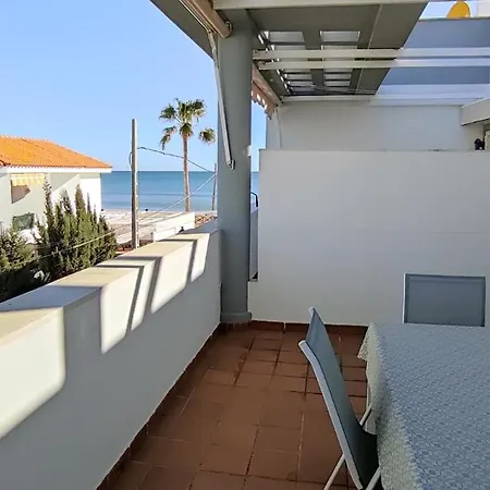Primera Linea De Playa, Piscina, Parking 公寓