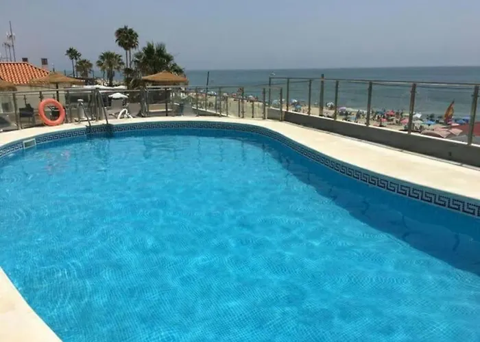Primera Linea De Playa, Piscina, Parking 公寓