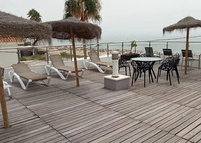 Primera Linea De Playa, Piscina, Parking 公寓